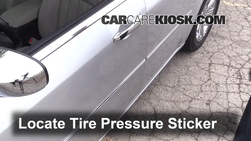 2005 Chrysler 300 C 5.7L V8 Tires & Wheels Check Tire Pressure